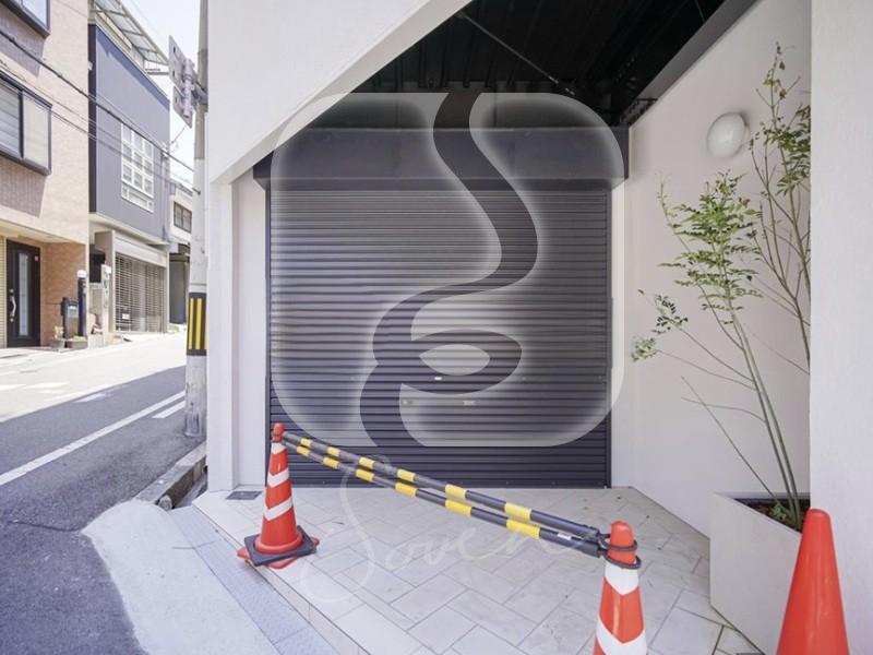 谷町六丁目駅徒歩約7分！/☆飲食可のスケルトン☆/1階路面店舗//S1112