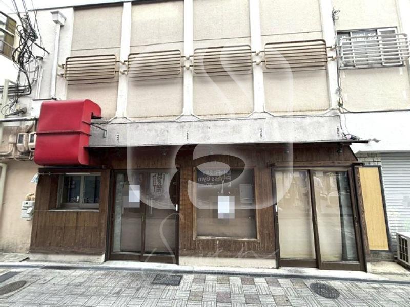 石橋阪大前駅西口徒歩約10秒の駅チカ！/☆餃子店居抜き☆/1階路面店舗//X542