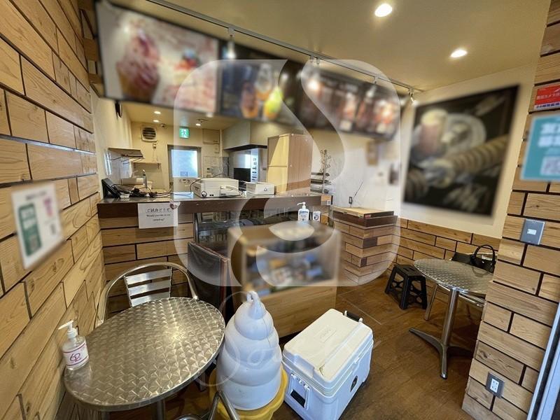 北千里駅徒歩約1分の駅チカ！/バームクーヘン専門店居抜き/1階店舗//X544