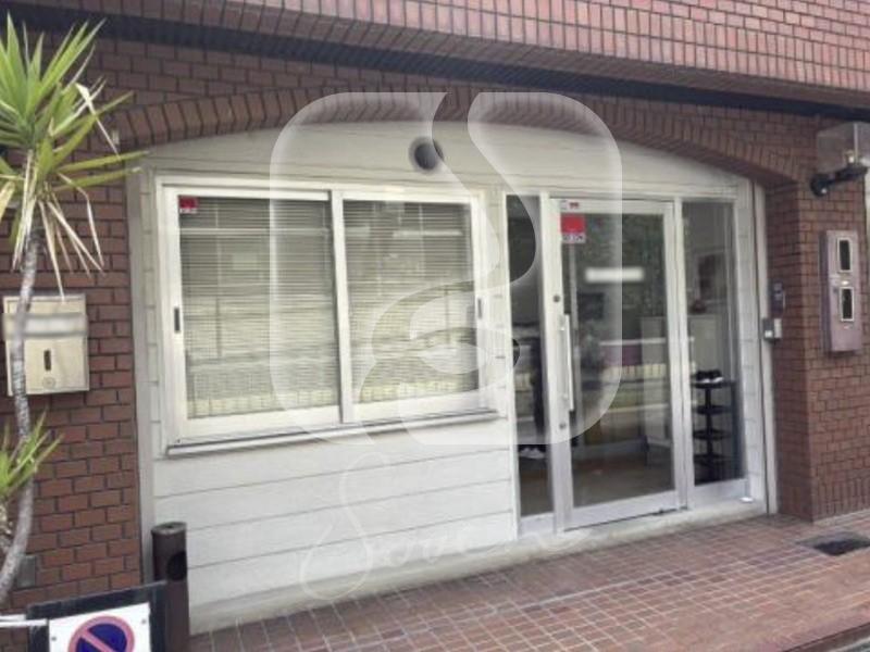江坂駅徒歩約6分！/☆何商可の事務所居抜き☆/1階路面店舗//X564