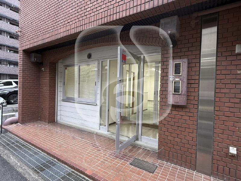 江坂駅徒歩約6分！/☆何商可の事務所跡☆/1階路面店舗//X564