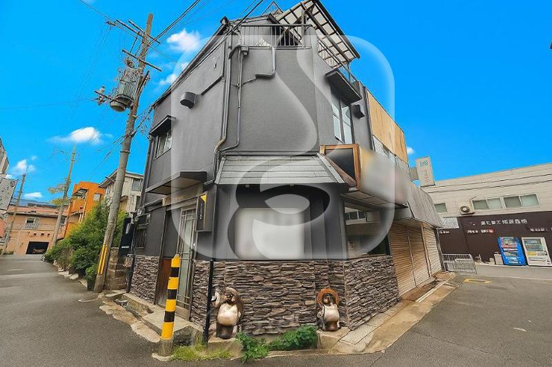 総持寺駅徒歩約3分！/☆居酒屋居抜き☆/1棟貸店舗（1～3階）//X573