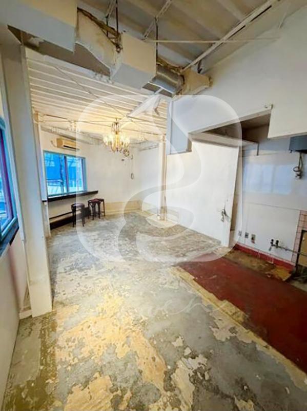 長堀橋駅徒歩約3分！/☆飲食可のスケルトン☆/2階店舗//S1240