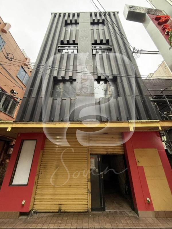 鶴橋駅徒歩約1分の駅チカ!/☆何商可のスケルトン☆/1棟貸店舗(1~5階)//T334