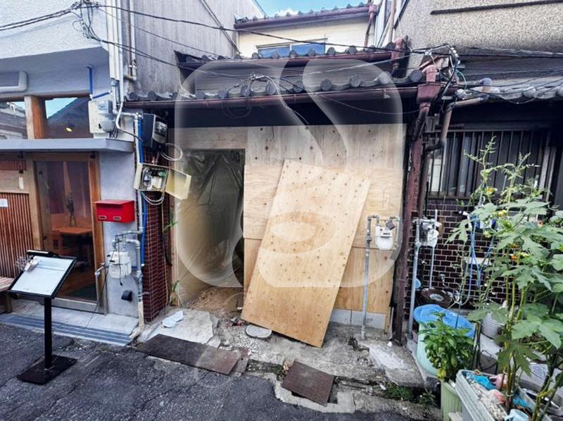 中津駅徒歩約5分!/☆新築スケルトン☆/1階路面店舗+2階//U1082